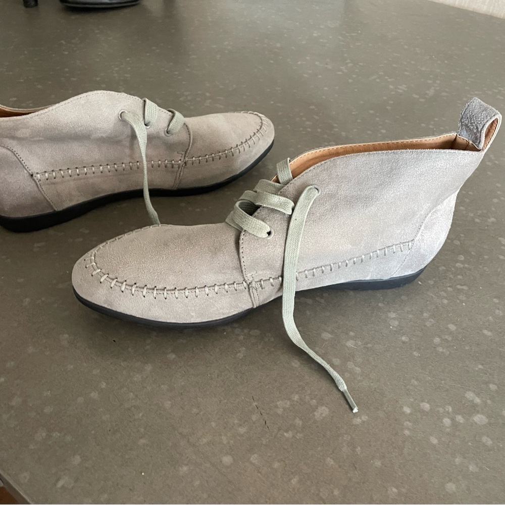 Comfortview Gray Chukka Boots with Superior Comfort